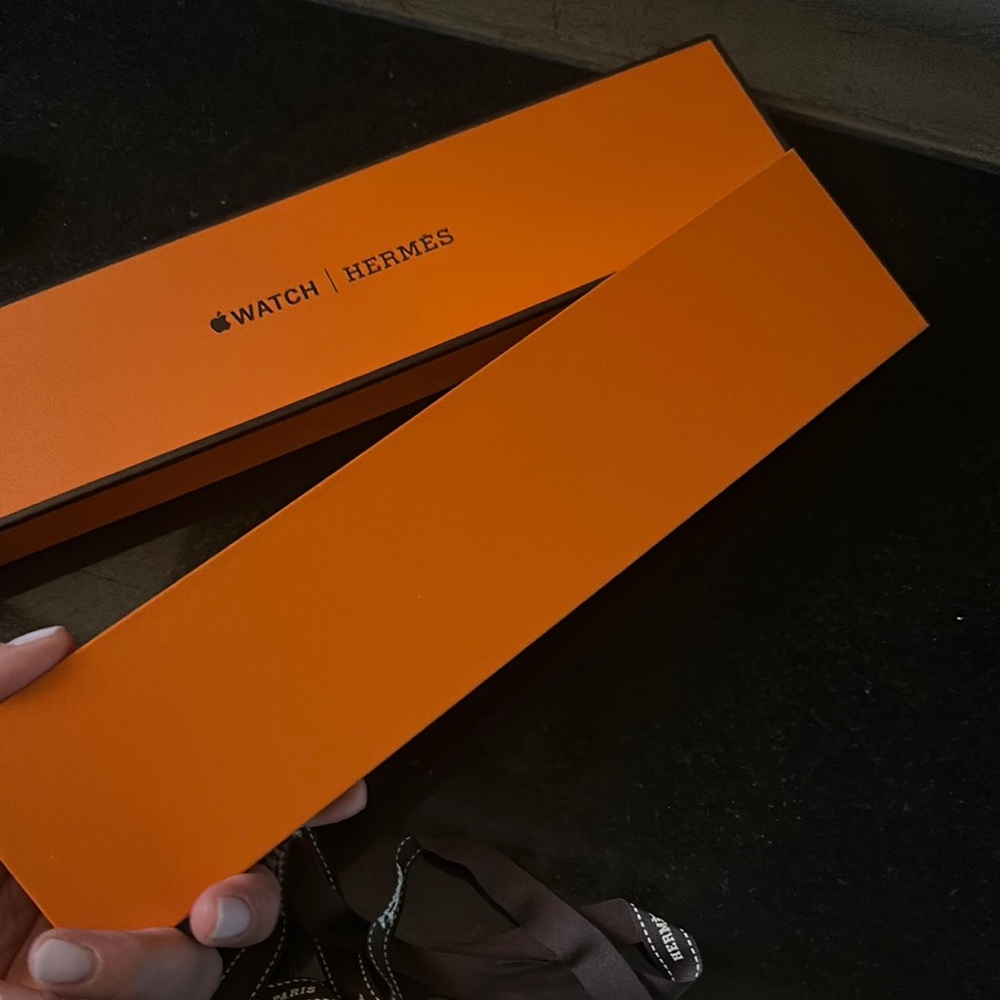 Apple Watch Hermès Box - Picture 4 of 5